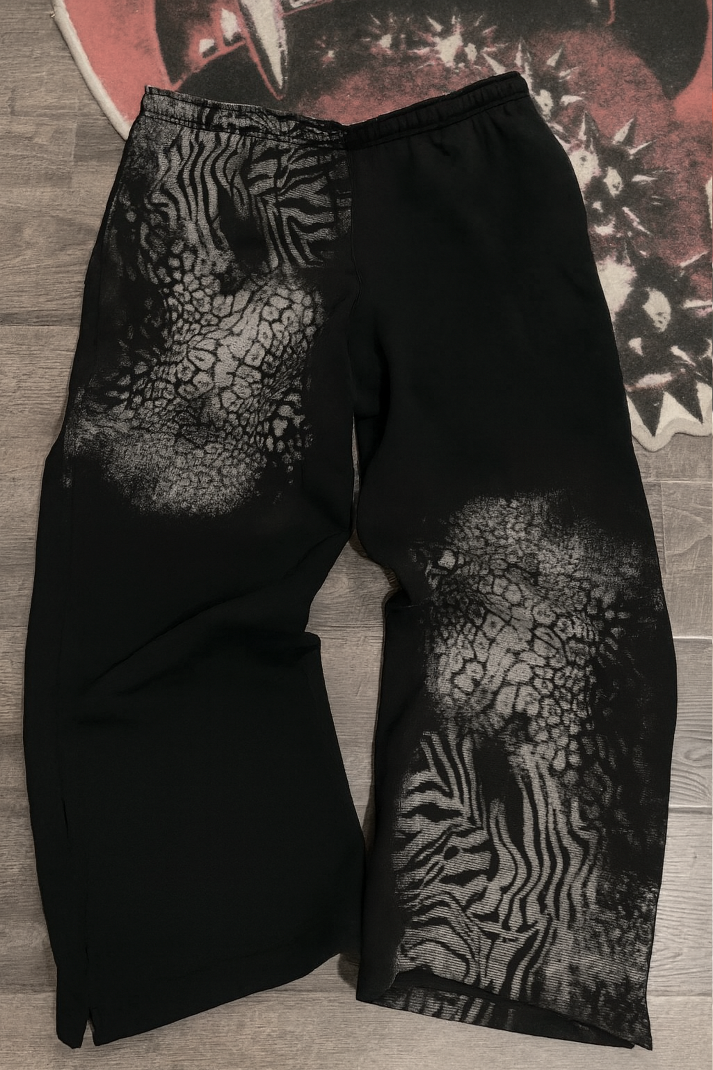 SNOW LEOPARD SWEATPANTS